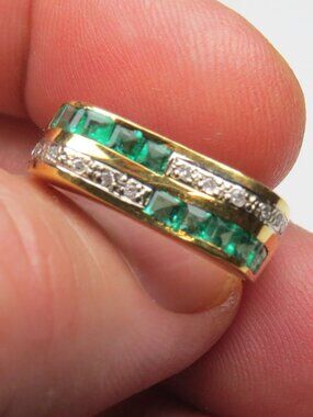 18k Emerald Diamond Ring